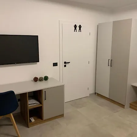 Apartments & Room Piutti Apartman
