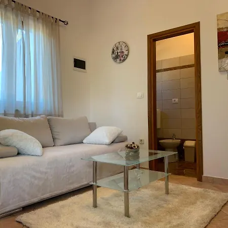 Apartment Apartments & Room Piutti