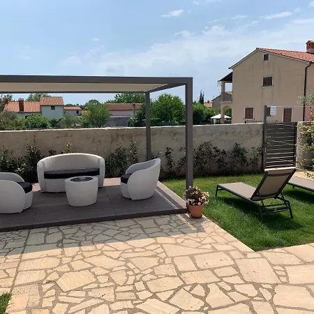 Apartman Apartments & Room Piutti